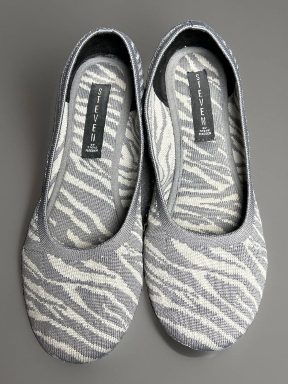 Steven by Steve Madden Women's 8.5 Zebra Print Slip On Flats Gray White Knit